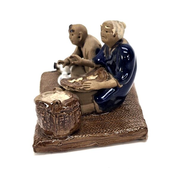 Mudman Japanese Ceramic Figurine Of Farmers Sorting Produce Vintage JE393 - Picture 9 of 9